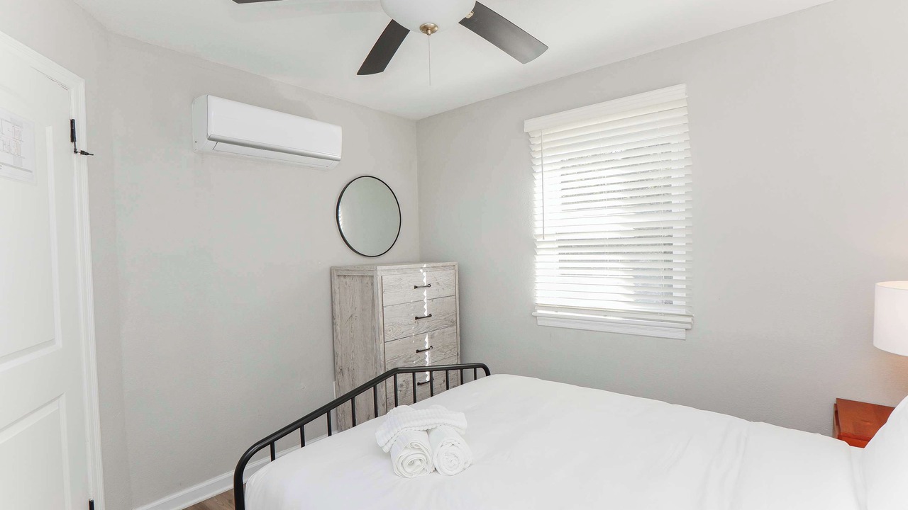 Photo of Bedroom in Cottage Line