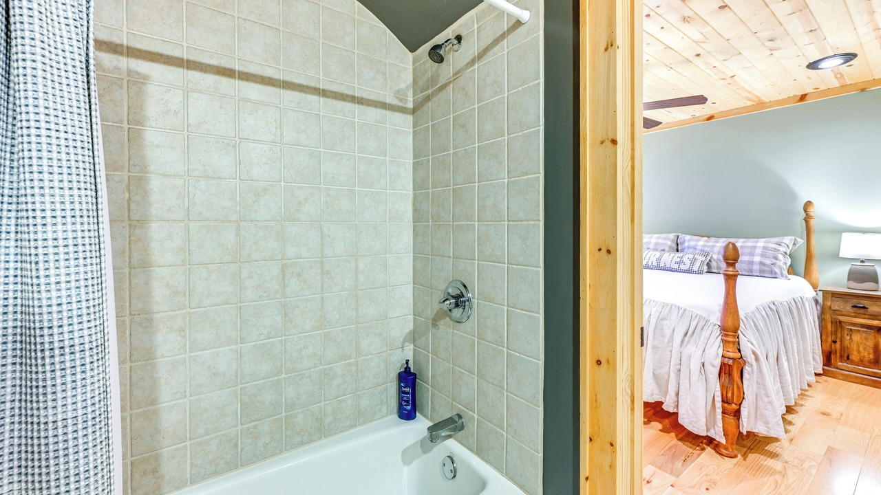 Photo of Bathroom in Cullowhee