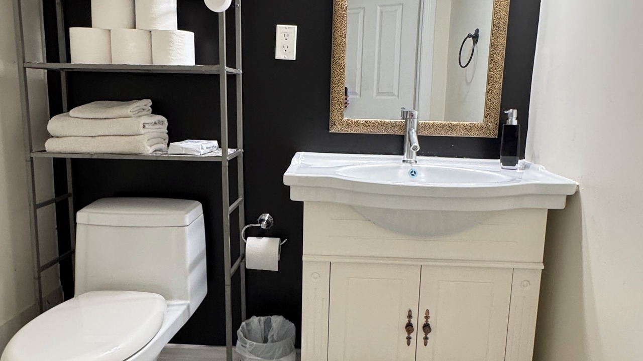 Photo of Bathroom in Mavis-Erindale