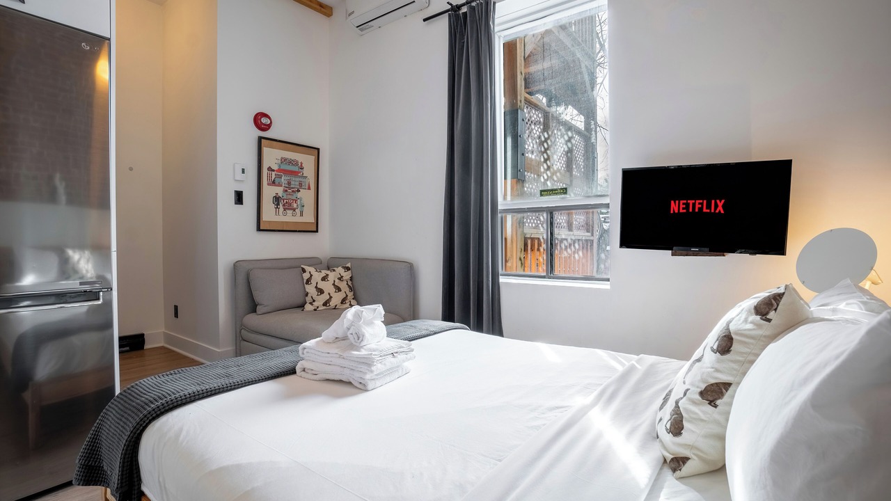 Photo of Bedroom in Plateau Mont Royal