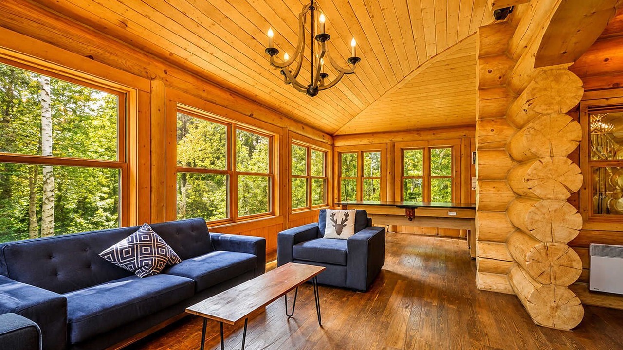 Photo of Livingroom in Fiddler Lake Resort