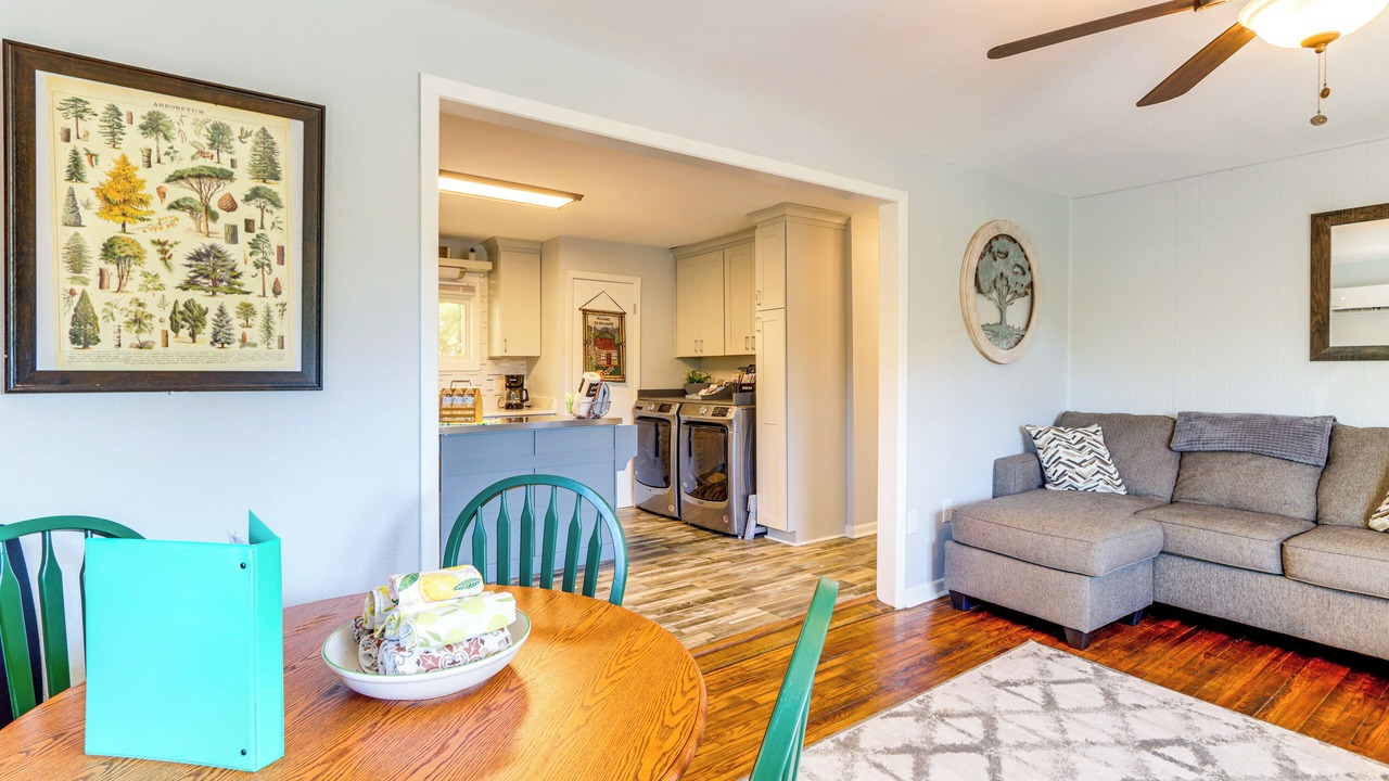 Photo of Livingroom in Murphy