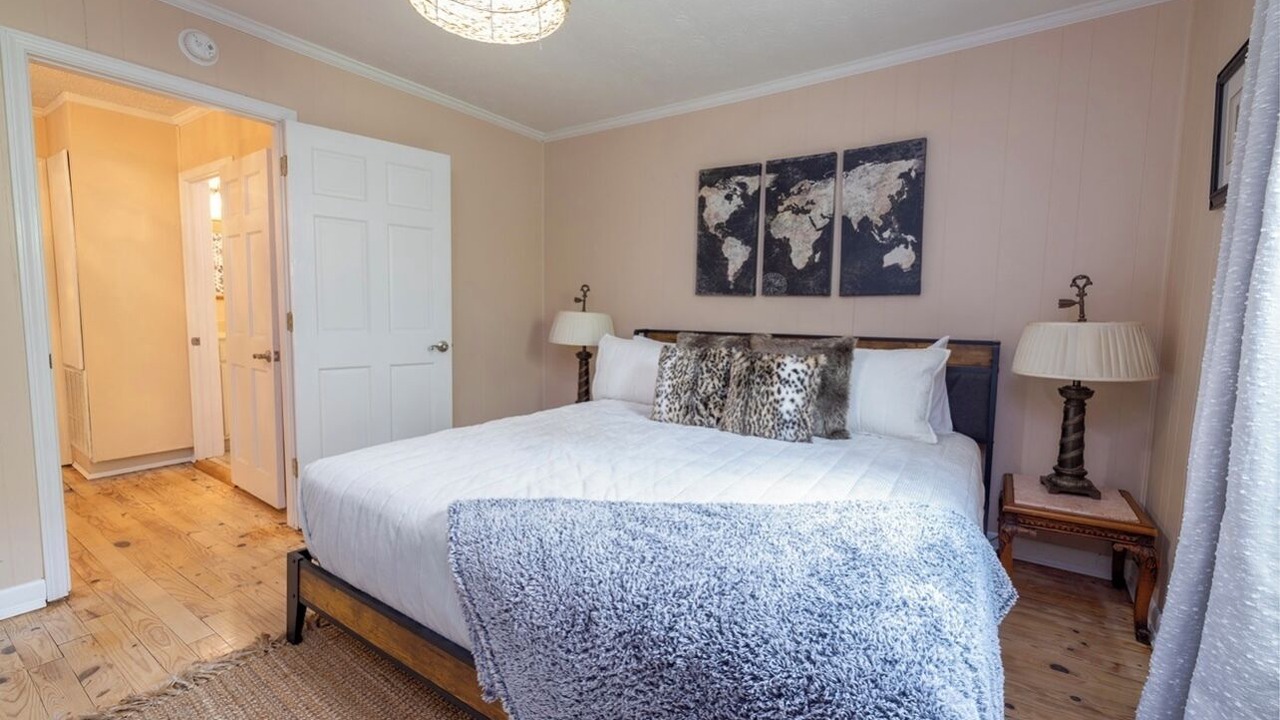 Photo of Bedroom in Seneca