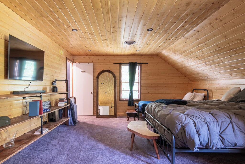 Photo of Bedroom in Burnsville