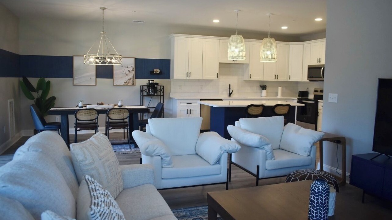 Photo of Livingroom in Cedar Point