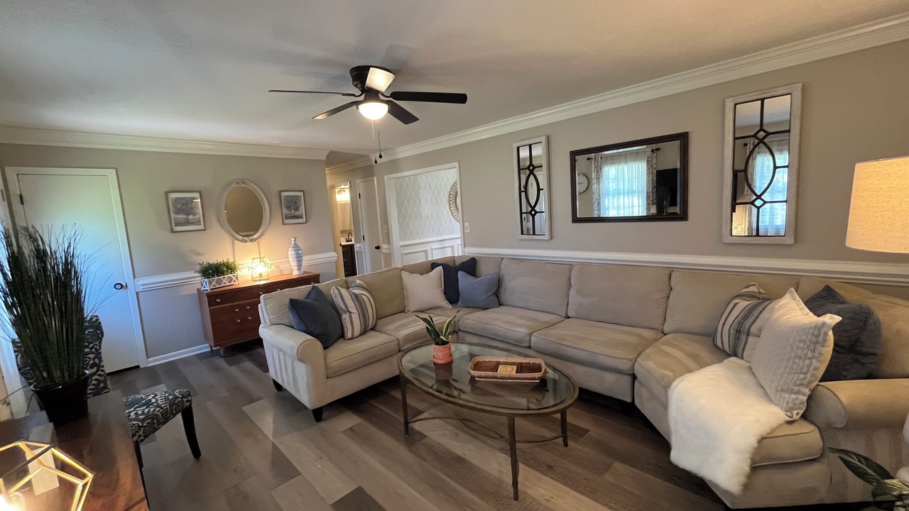 Photo of Livingroom in Dunn