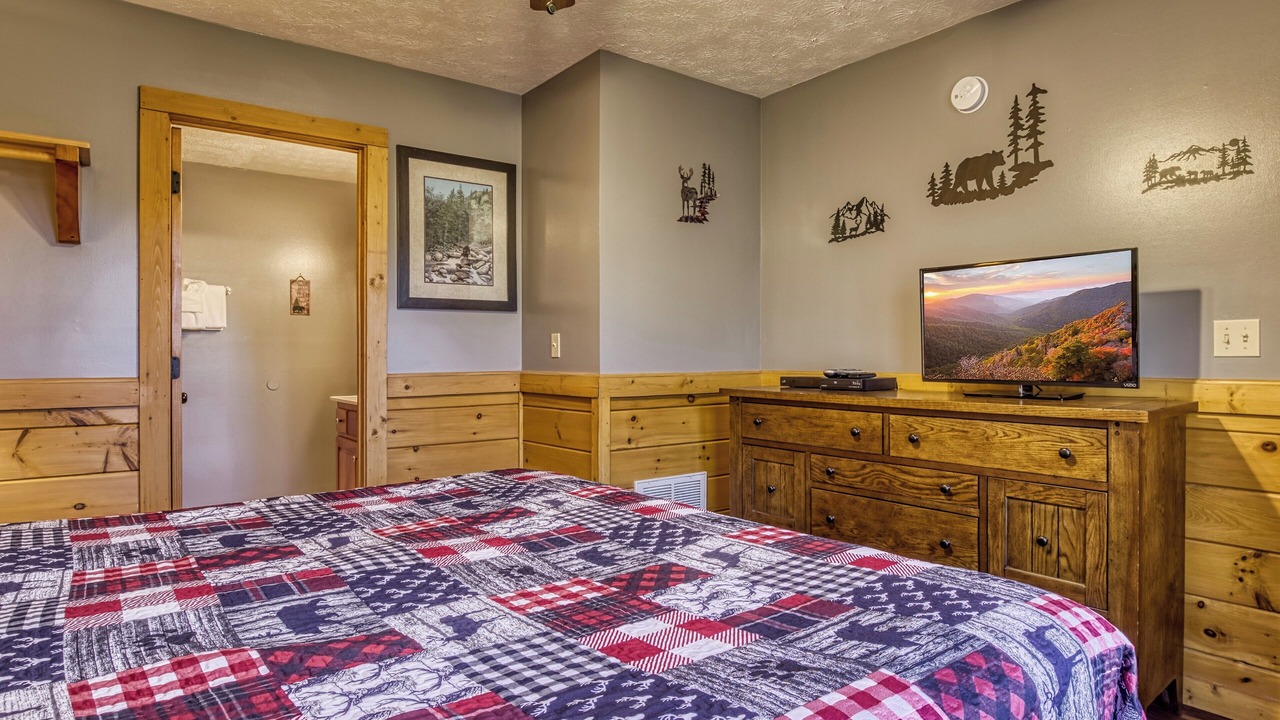 Photo of Bedroom in Black Bear Falls