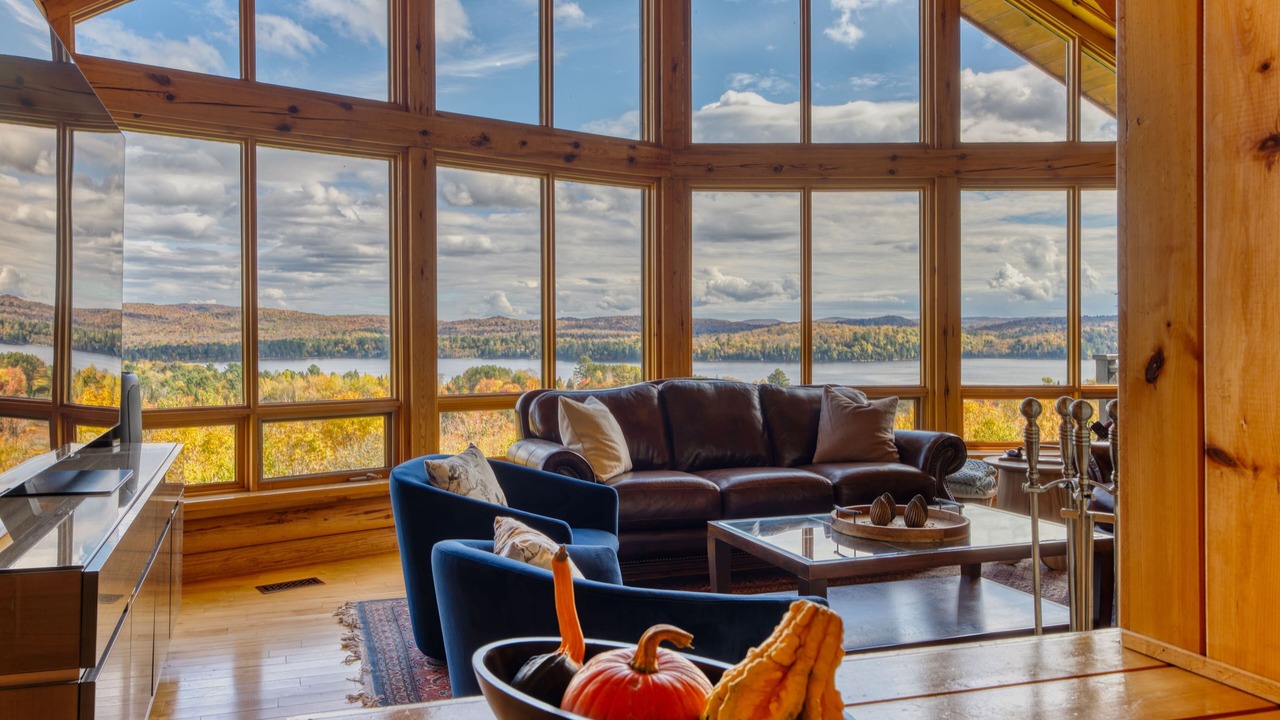 Photo of Livingroom in Lakeview