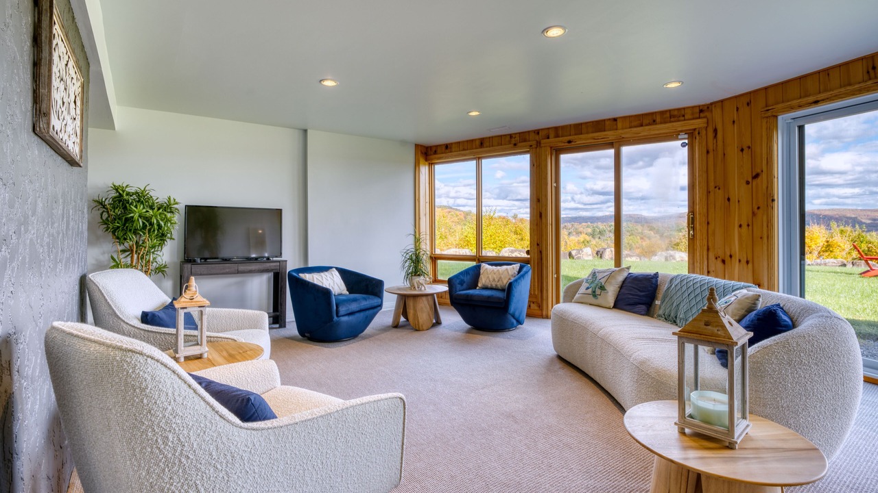 Photo of Livingroom in Lakeview