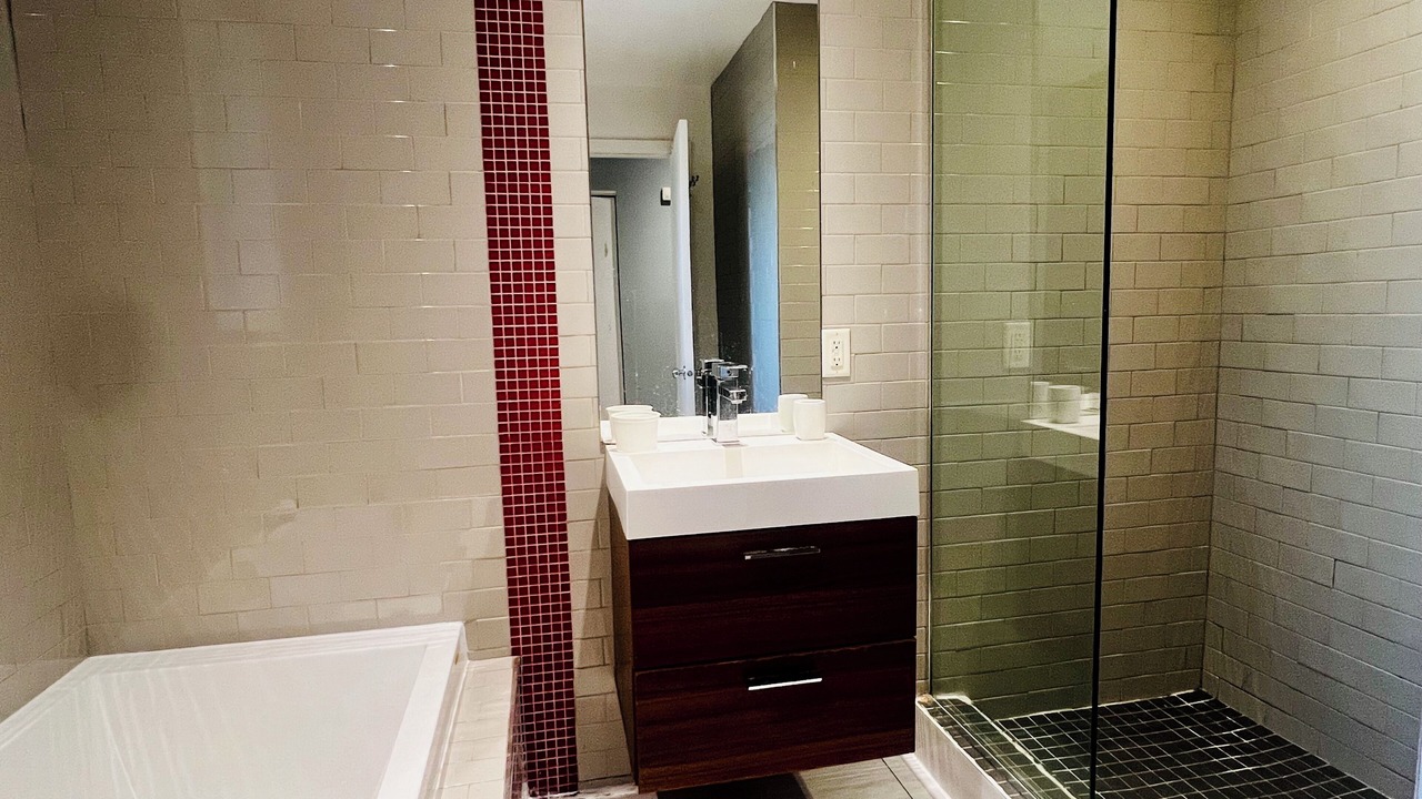 Photo of Bathroom in De Lorimier