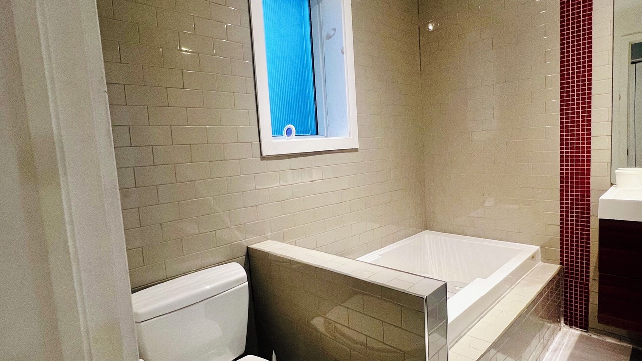 Photo of Bathroom in De Lorimier