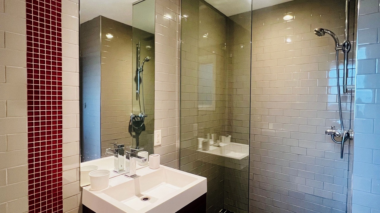 Photo of Bathroom in De Lorimier