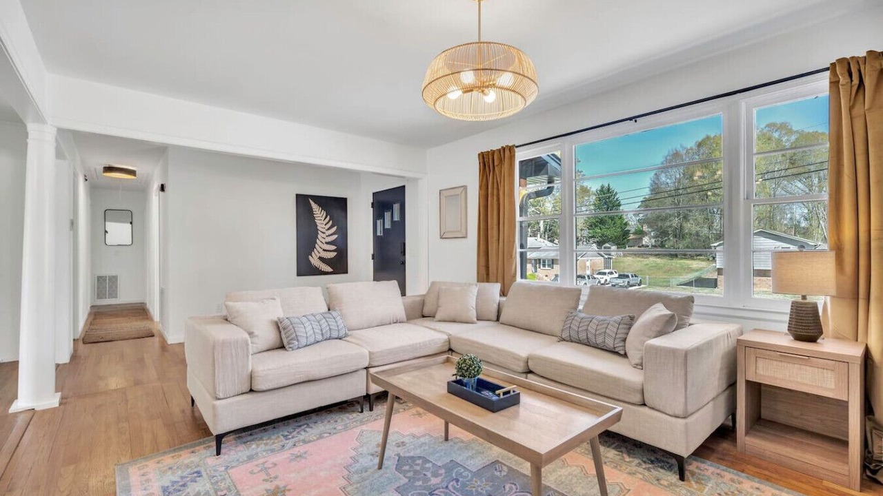Photo of Livingroom in Greenville