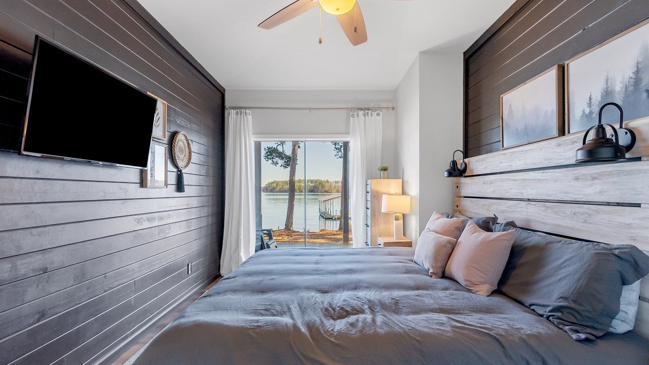 Photo of Bedroom in Seneca