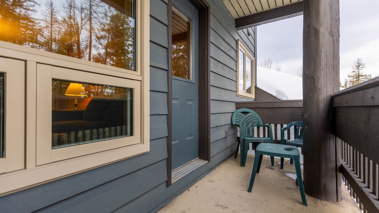 Photo of Patio Balcony in East Kootenay