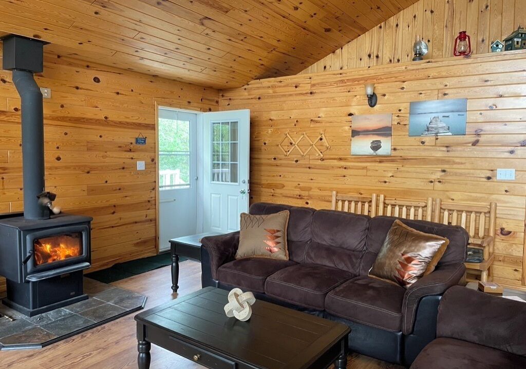 Photo of Livingroom in Falcon Lake
