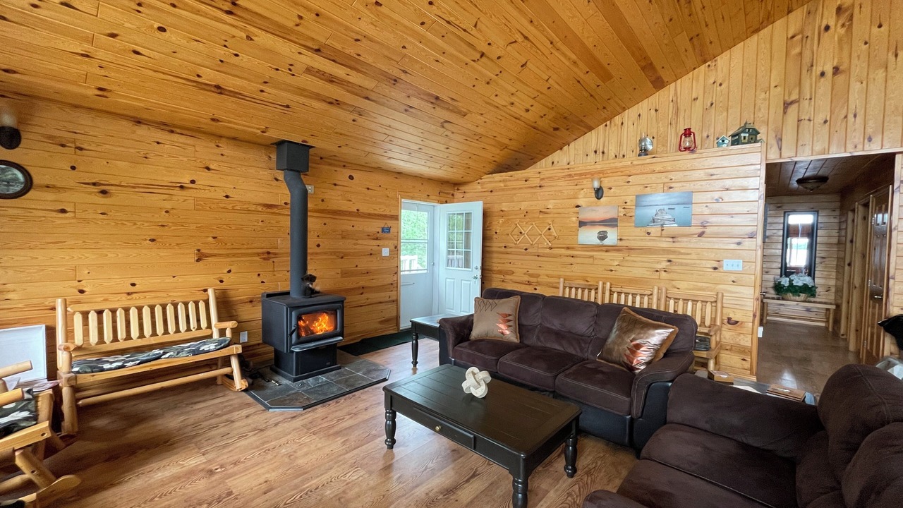 Photo of Livingroom in Falcon Lake