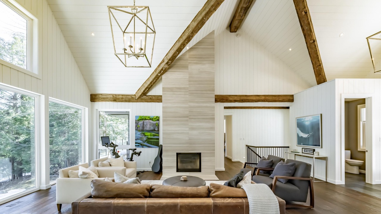 Photo of Livingroom in Muskoka Lakes