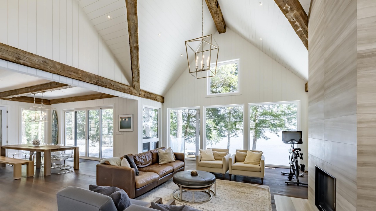 Photo of Livingroom in Muskoka Lakes