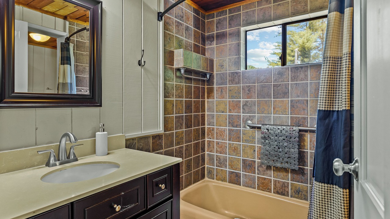 Photo of Bathroom in Cullowhee