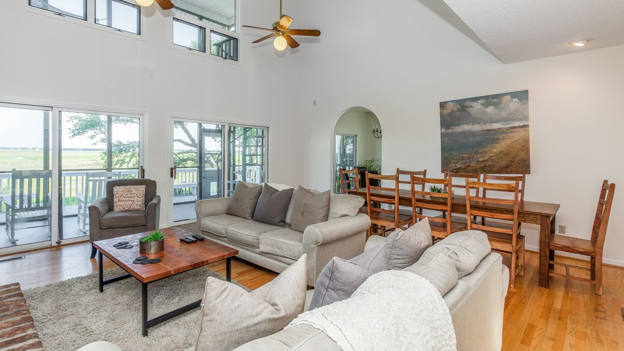 Photo of Livingroom in Harborgate Shores