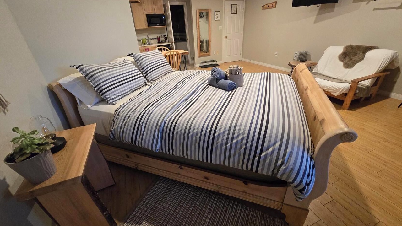 Photo of Bedroom in Madeira Park