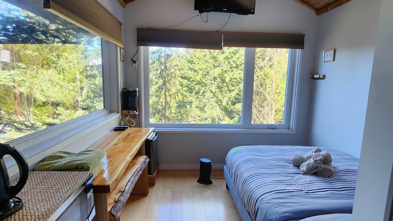 Photo of Bedroom in Madeira Park