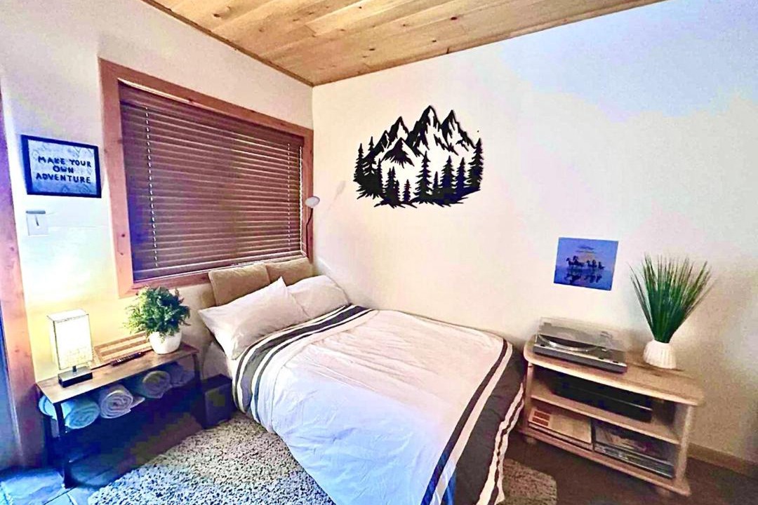 Photo of Bedroom in Okanagan-Similkameen