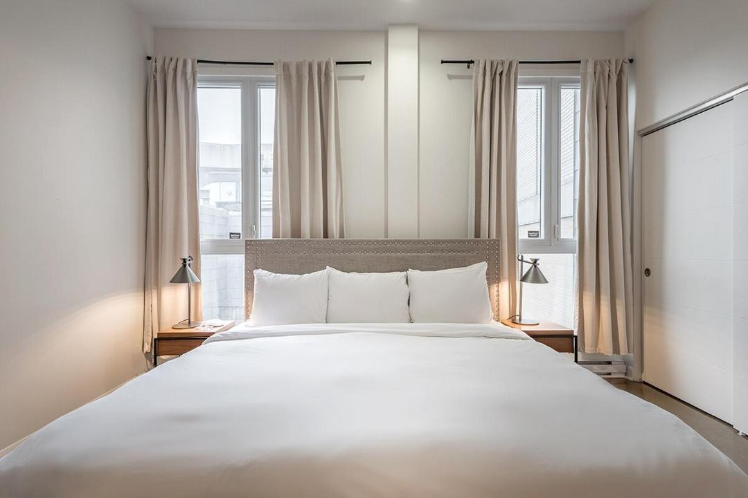 Photo of Bedroom in International District