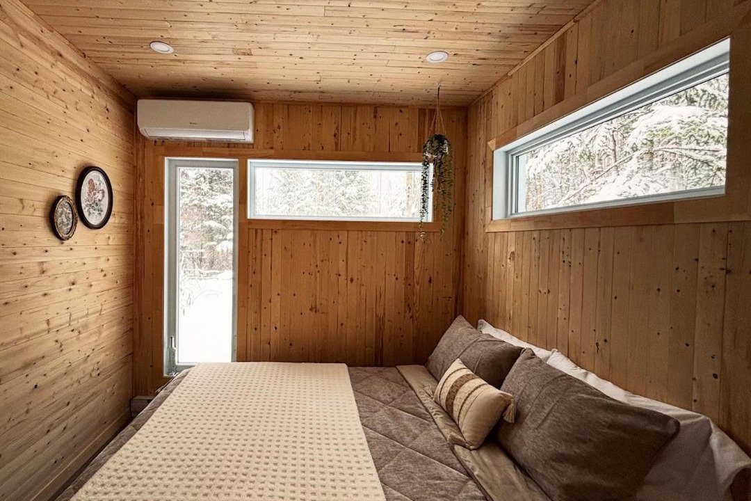 Photo of Bedroom in St-Augustin-de-Woburn