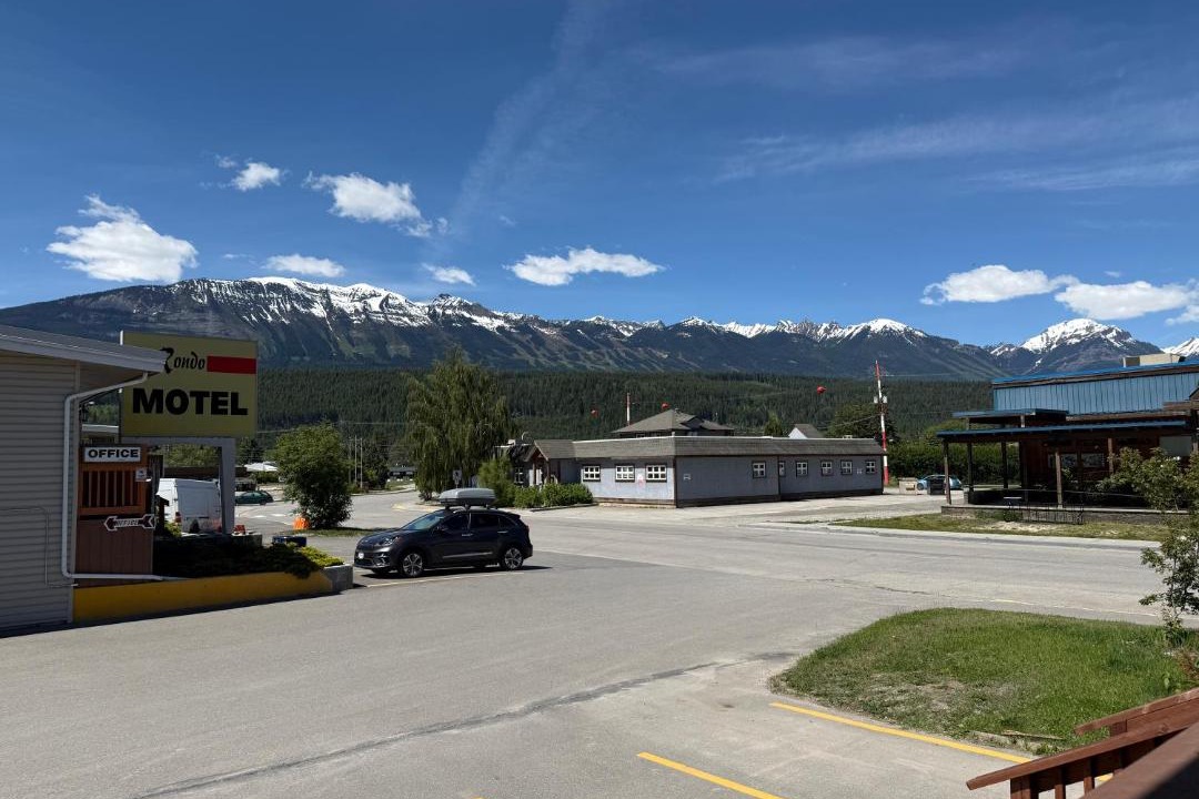 Photo of Others in Golden