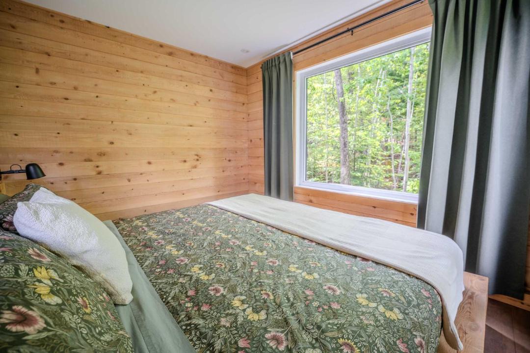 Photo of Bedroom in Petite-Riviere-Saint-Francois