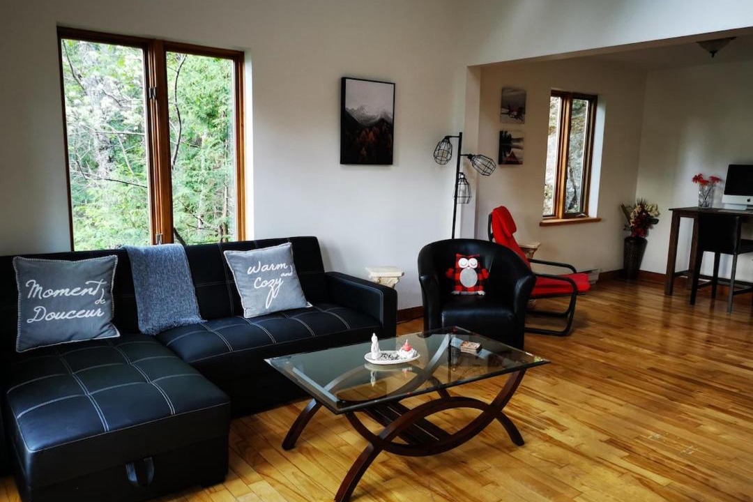 Photo of Livingroom in Val-des-Monts