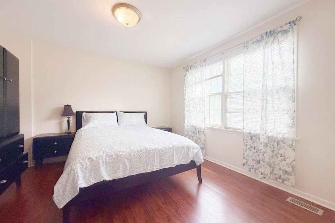 Photo of Bedroom in Thornhill