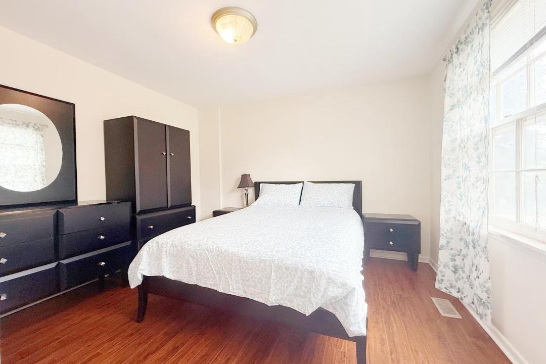Photo of Bedroom in Thornhill