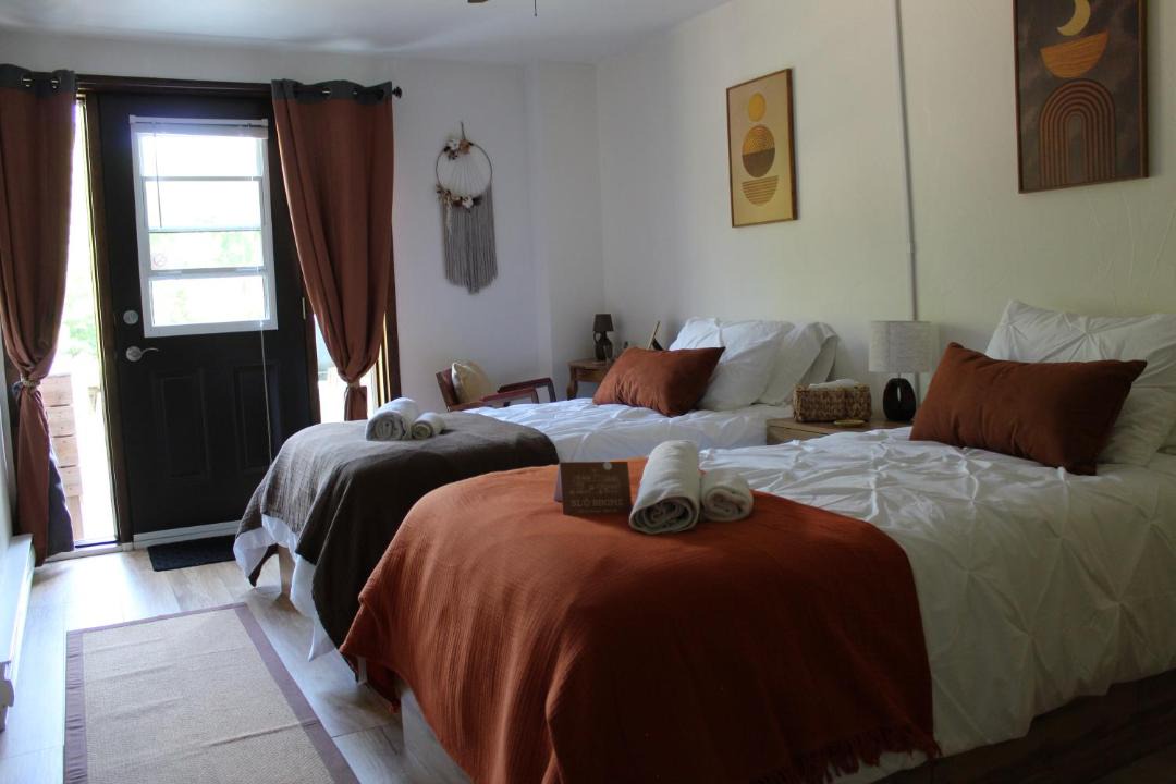 Photo of Others in Knowlton