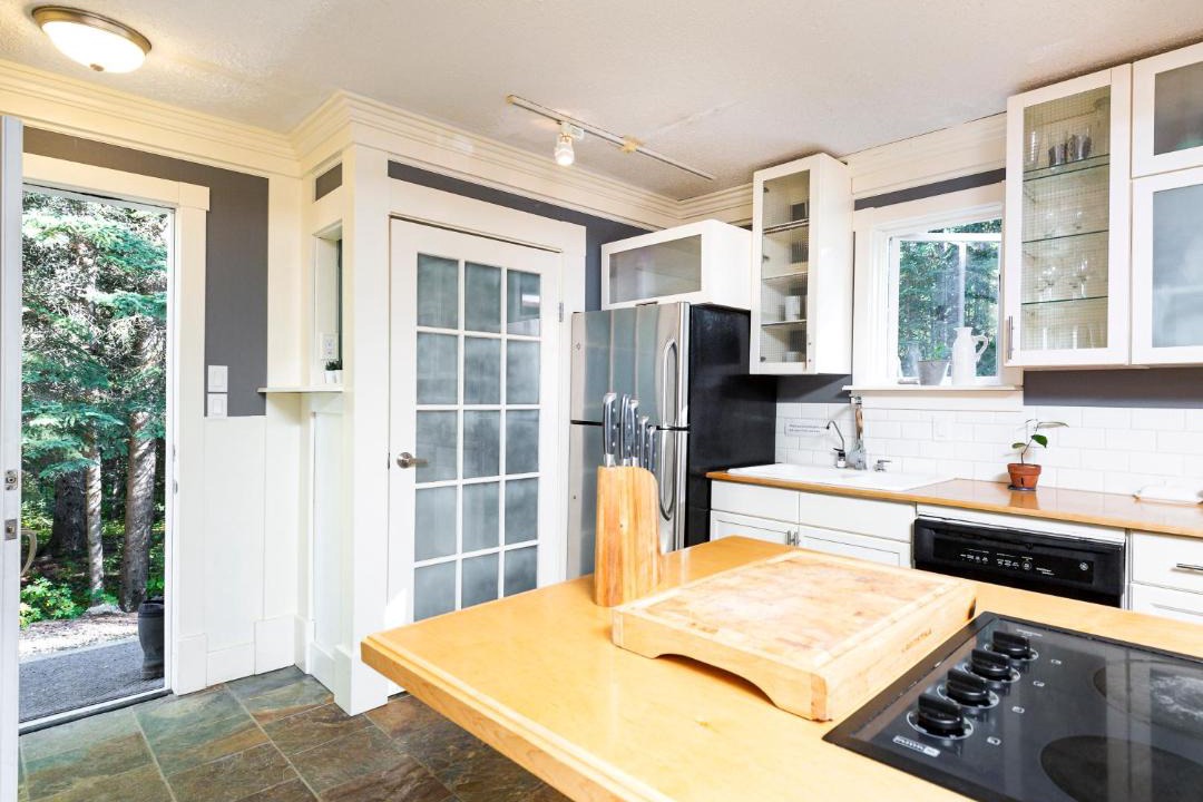 Photo of Kitchen in Sundre