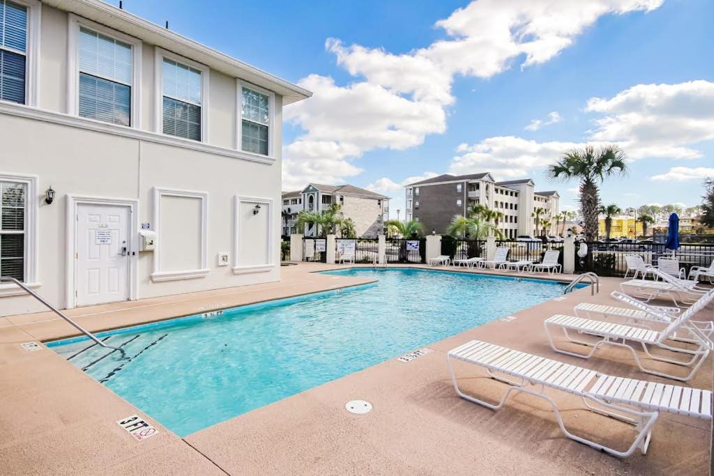 Photo of Patio Balcony in Carolina Yacht Landing