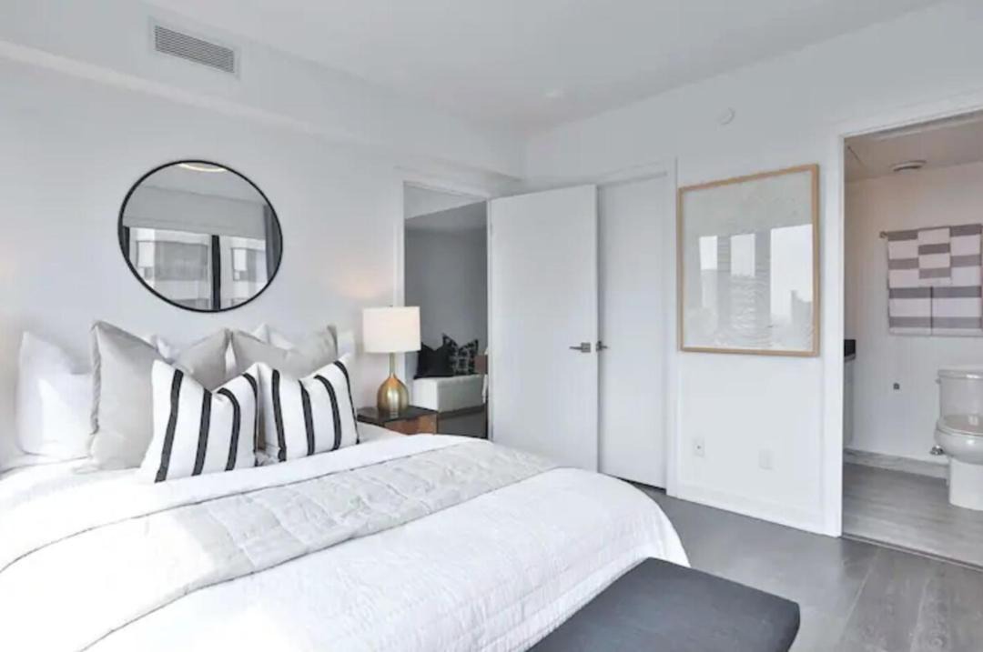 Photo of Bedroom in Bloor-Yorkville