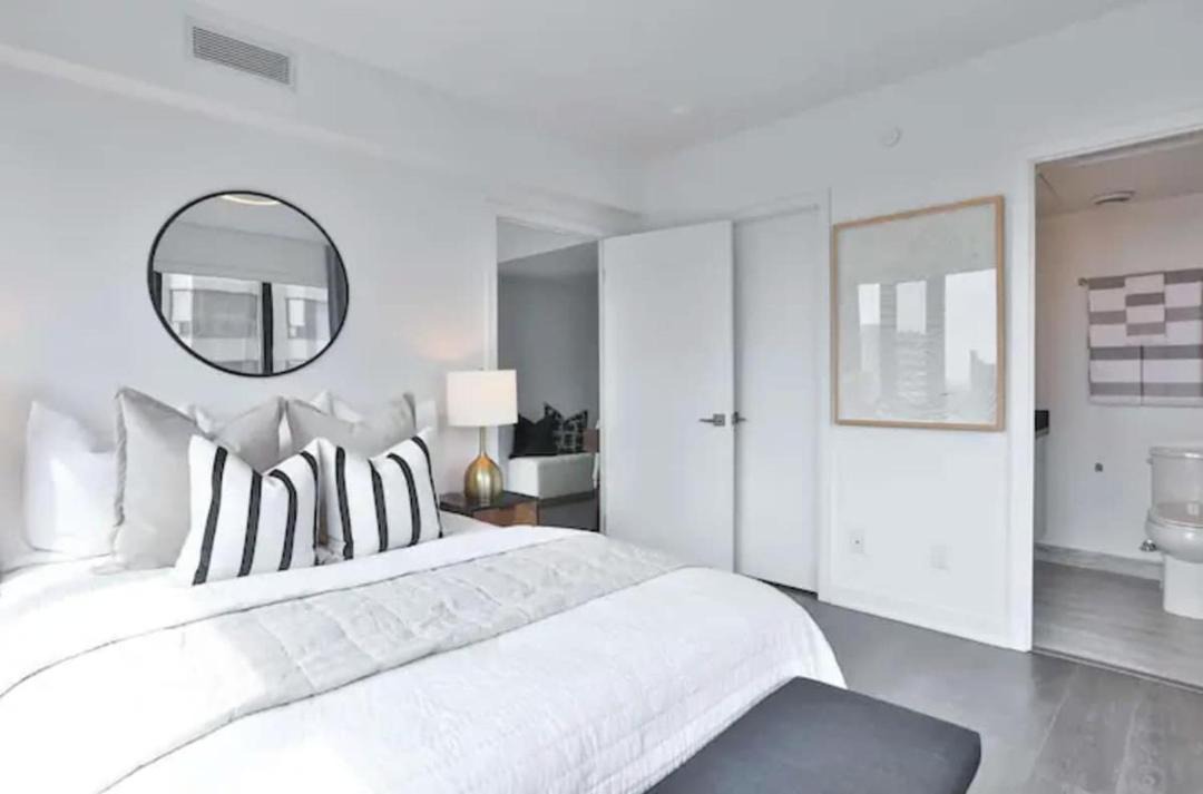 Photo of Bedroom in Bloor-Yorkville