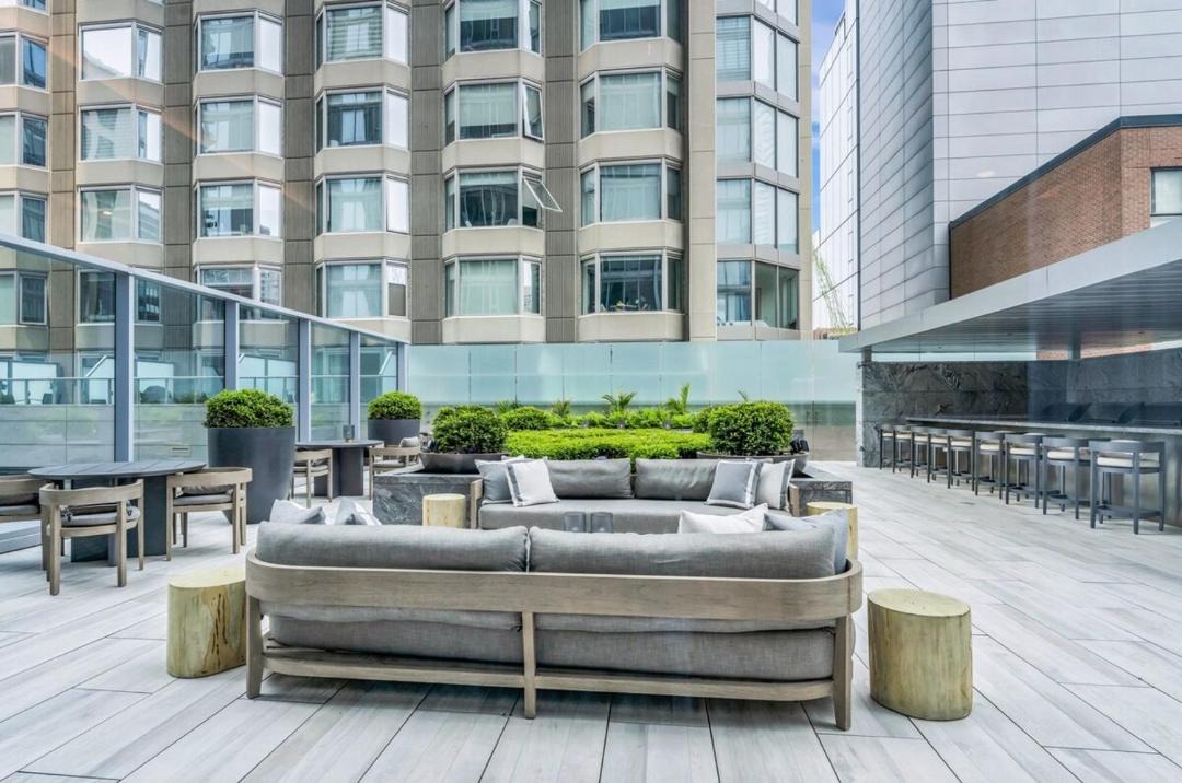 Photo of Patio Balcony in Bloor-Yorkville