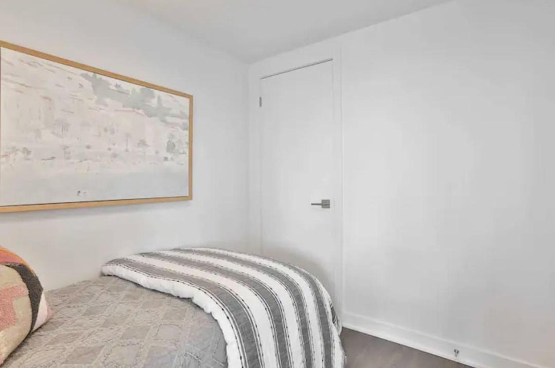 Photo of Bedroom in Bloor-Yorkville