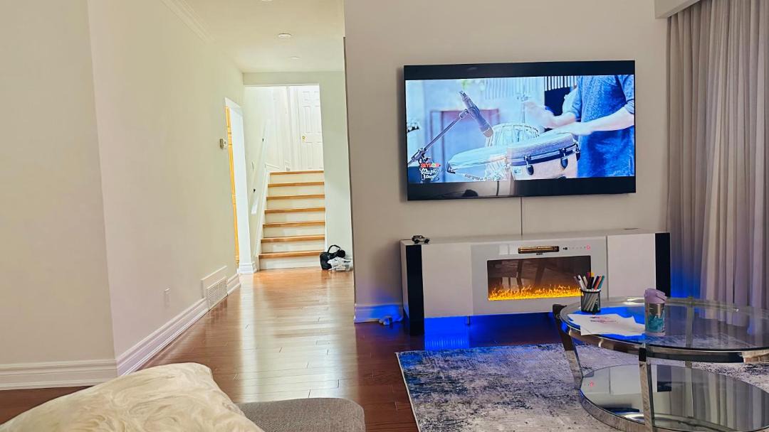 Photo of Livingroom in Woburn
