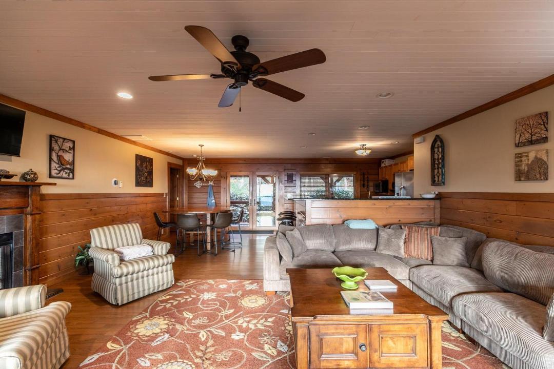 Photo of Livingroom in Apple Ridge