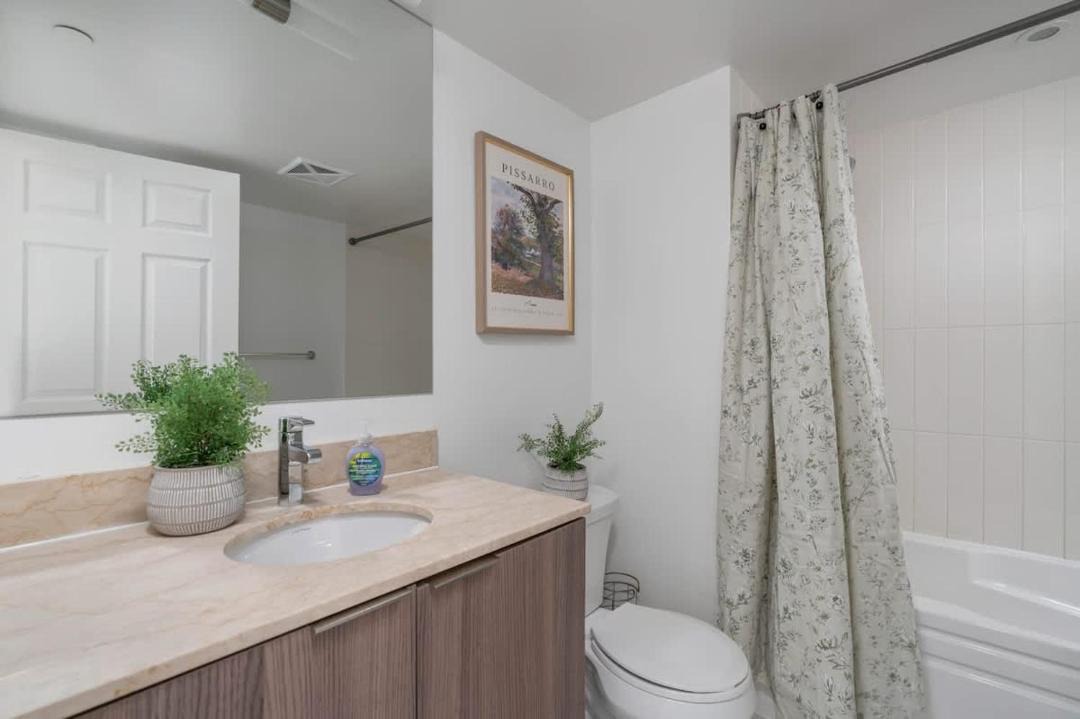 Photo of Bathroom in Bay Cloverhill