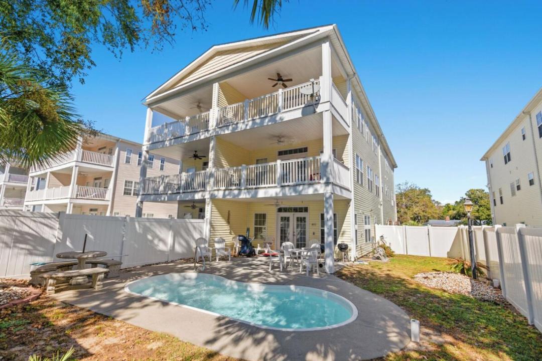 Photo of Patio Balcony in Windy Hill