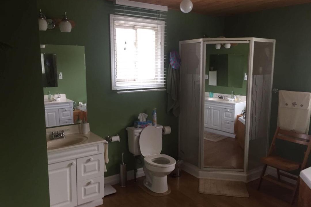 Photo of Bathroom in Colpoys Bay