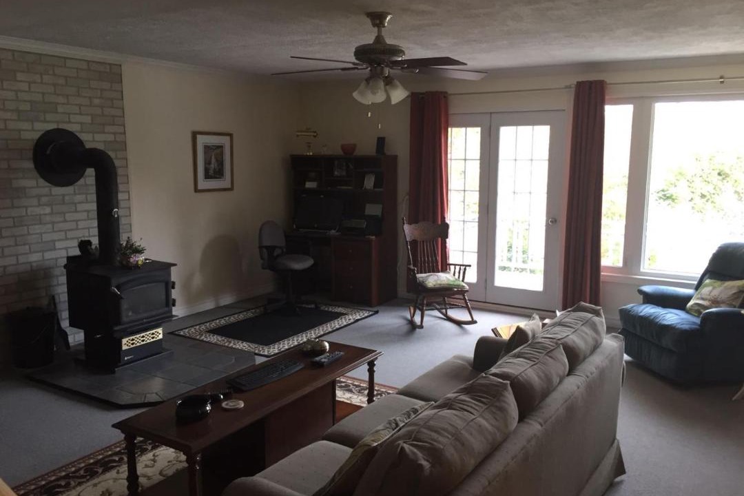 Photo of Livingroom in Colpoys Bay