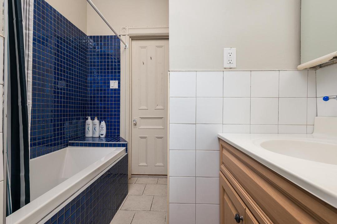 Photo of Bathroom in De Lorimier