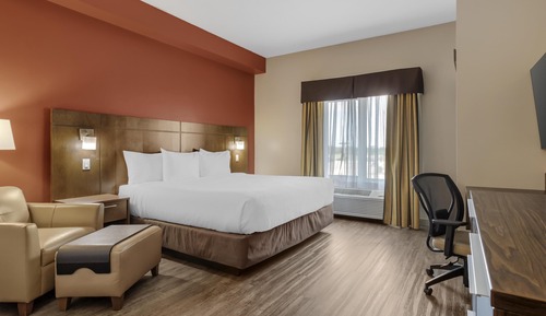 Standard Room, 1 King Bed, Accessible, Refrigerator & Microwave